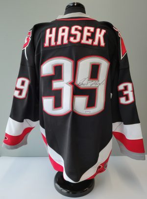 Dominik Hasek Buffalo Sabres Autographed Authenticated Licensed Jersey #39 (PSA COA)