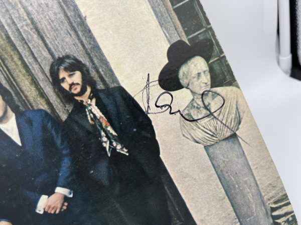 The Beatles - Hey Jude () Signed Vinyl Record