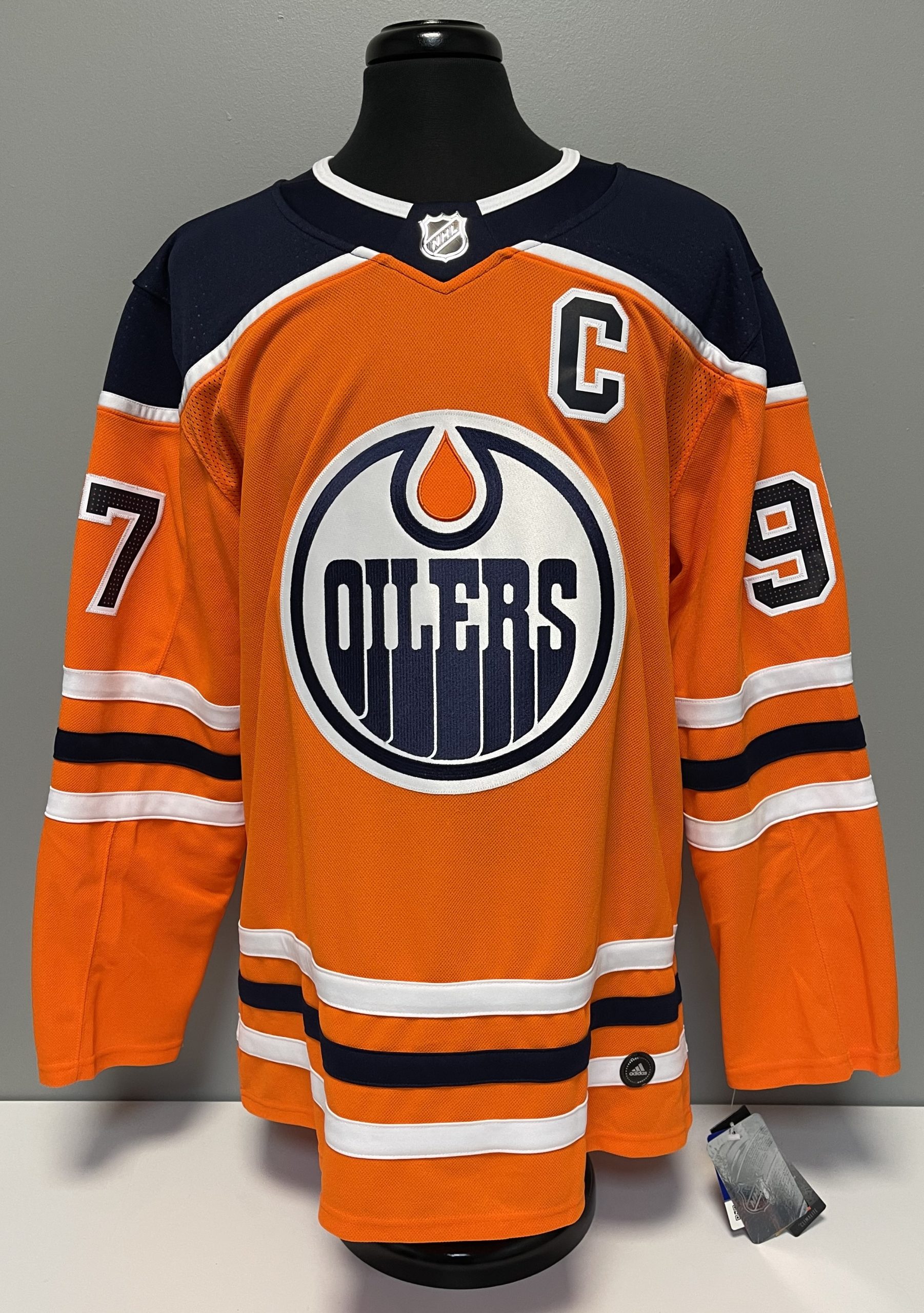 Connor McDavid Autographed Edmonton Oilers Jersey JSA LOA Signed Orang -  Inscriptagraphs Memorabilia