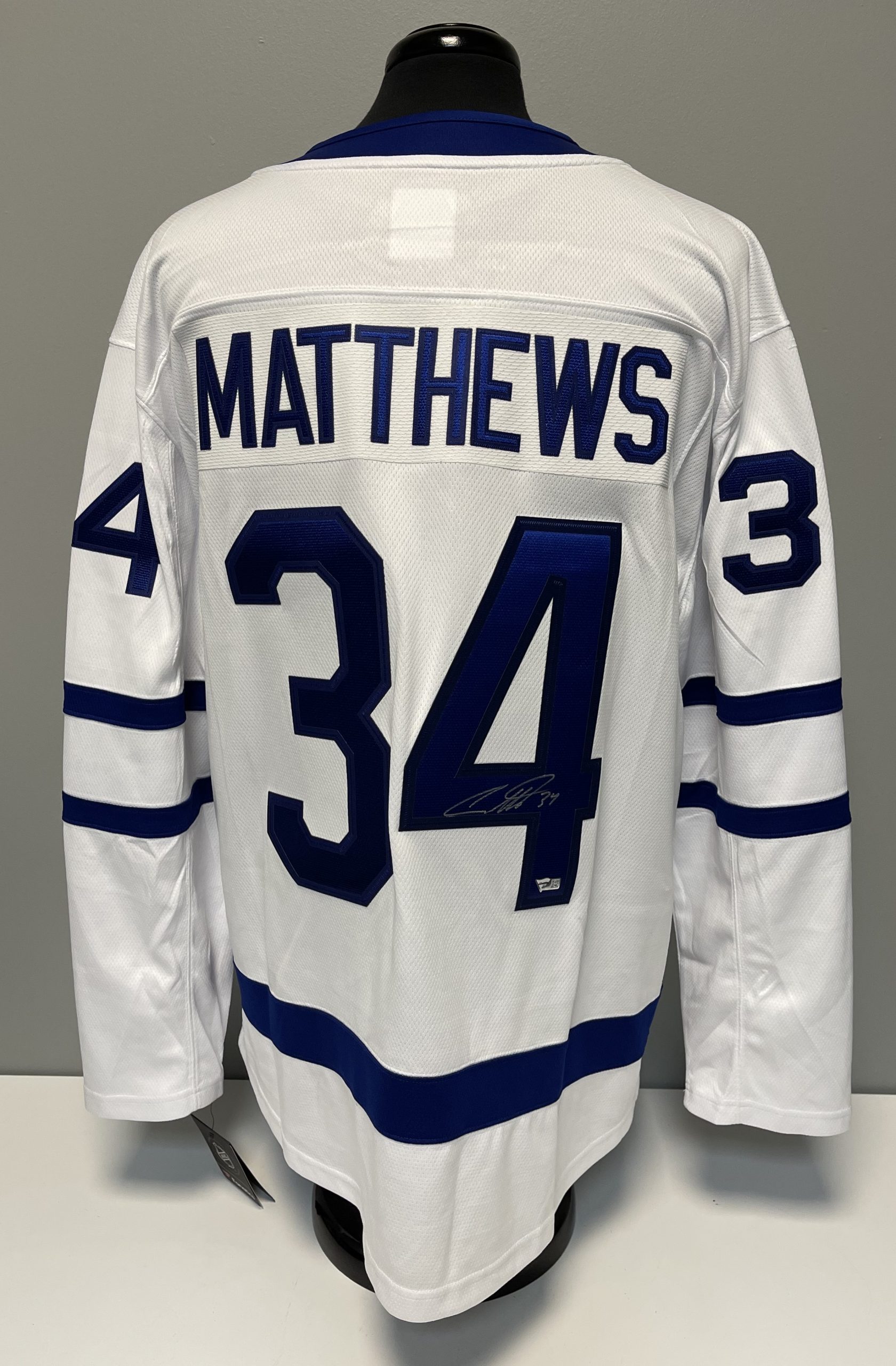 Framed Auston Matthews Toronto Maple Leafs Autographed White Fanatics  Breakaway Jersey