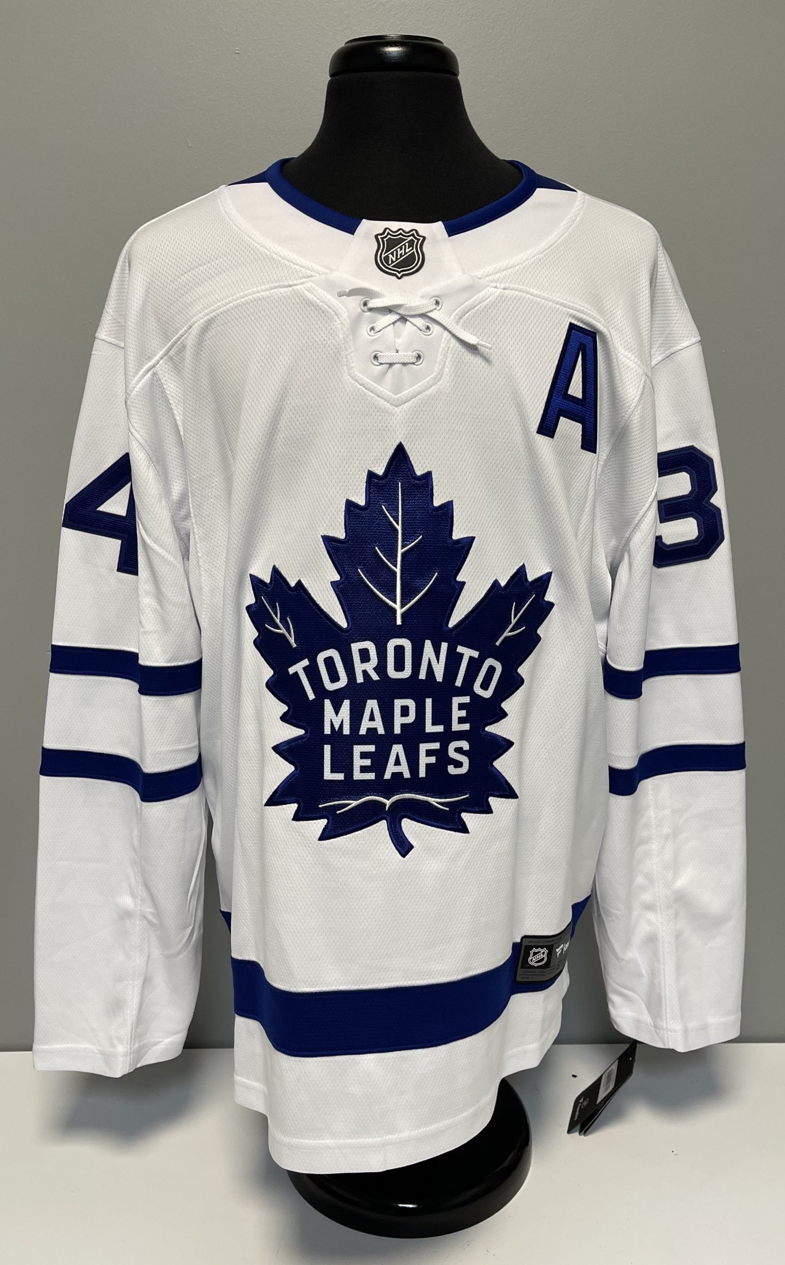 Auston Matthews Autographed Toronto Maple Leafs Replica Jersey -  xHockeyProducts Canada