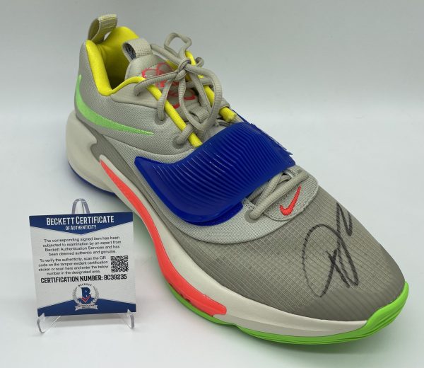 Giannis Antetokounmpo Pair of Autographed Nike Basketball Sneakers (Beckett COA)