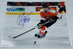 Claude Giroux Philadelphia Flyers Autographed 11x14 Photo w/ JSA COA