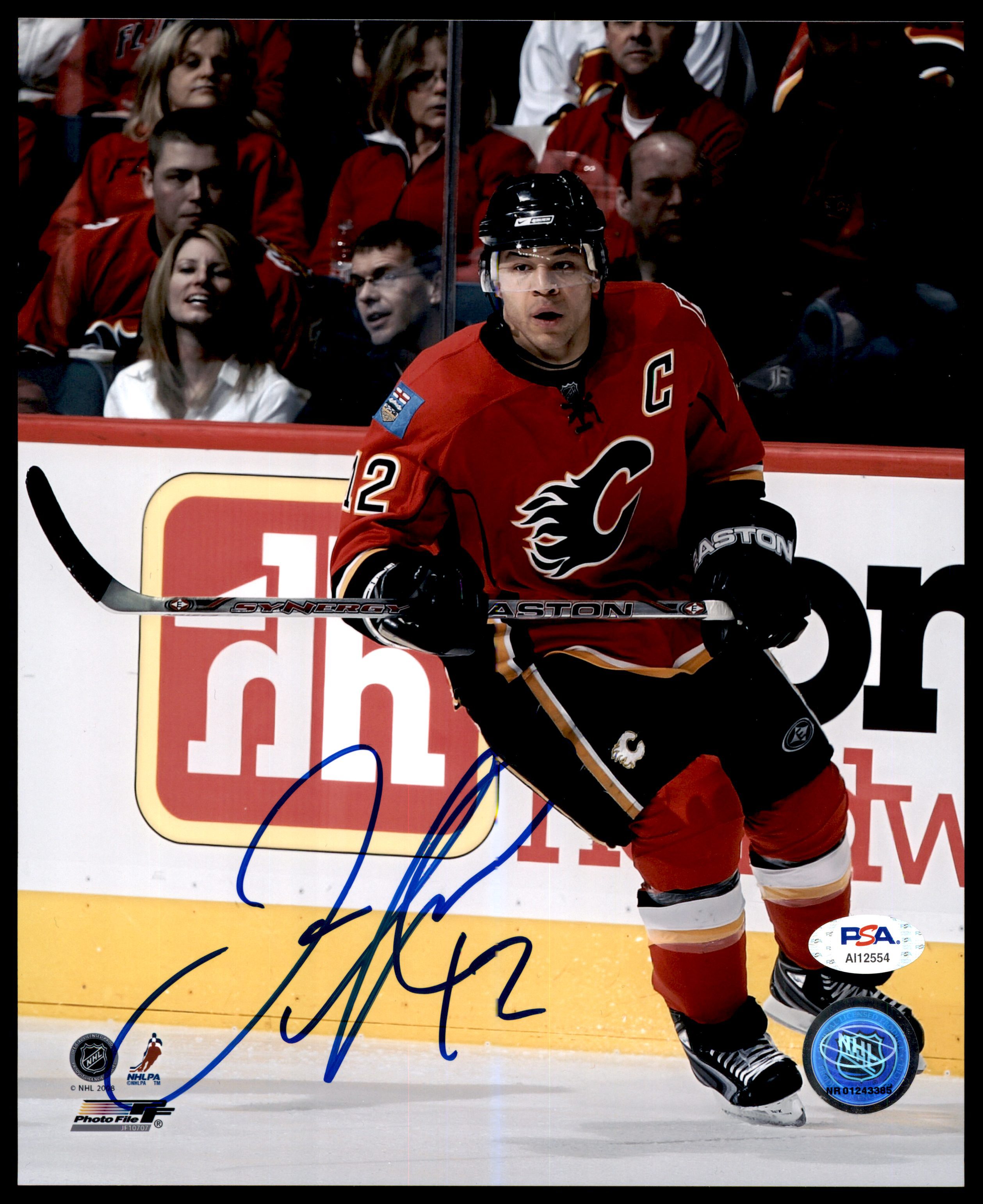 Jarome Iginla Signed Calgary Flames 8 x 10 Photo - 70746
