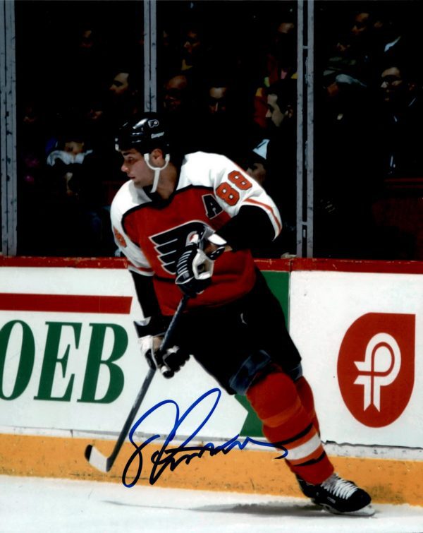 Eric Lindros Signed Philadelphia Flyers 8x10 Photo - COA