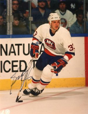 Benoit Hogue Autographed 8X10 New York Islanders