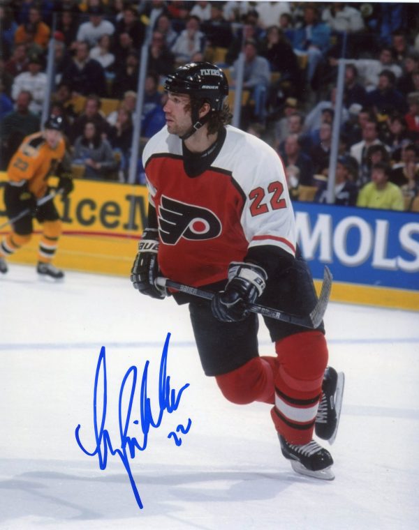 Luke Richardson Autographed 8X10 Phildelphia Flyers