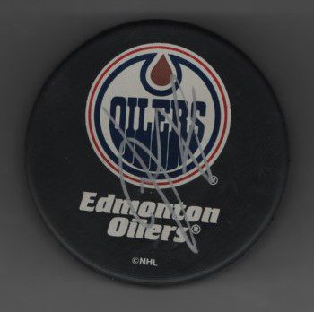 Jari Kurri Oilers Autographed Hockey Puck w/COA